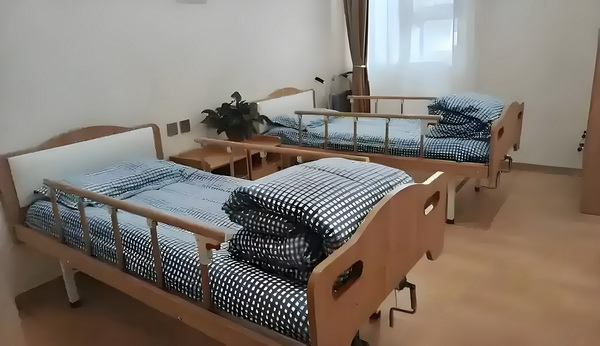 怎么搞深户_冯骥荐电影南京照相馆：没有抒情只有血的事实 南京照相馆不吭站在一旁声