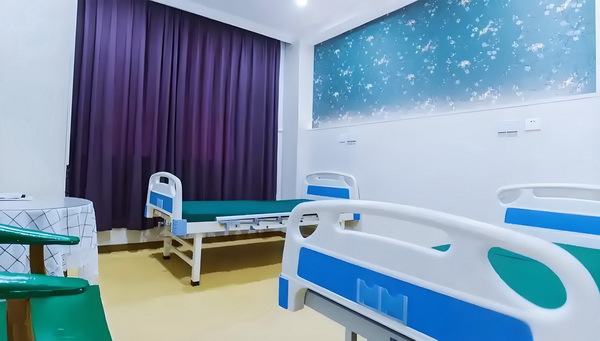 毕业生落户深圳相关规定_女人老了，走不动了，这2件事最好守口如瓶，这才是真聪明 不约地将投向张某而同目光